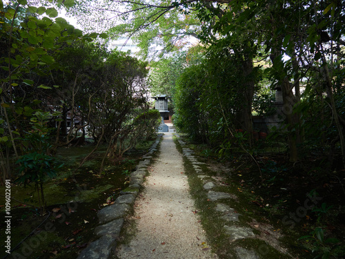 お寺の小径の風景 photo