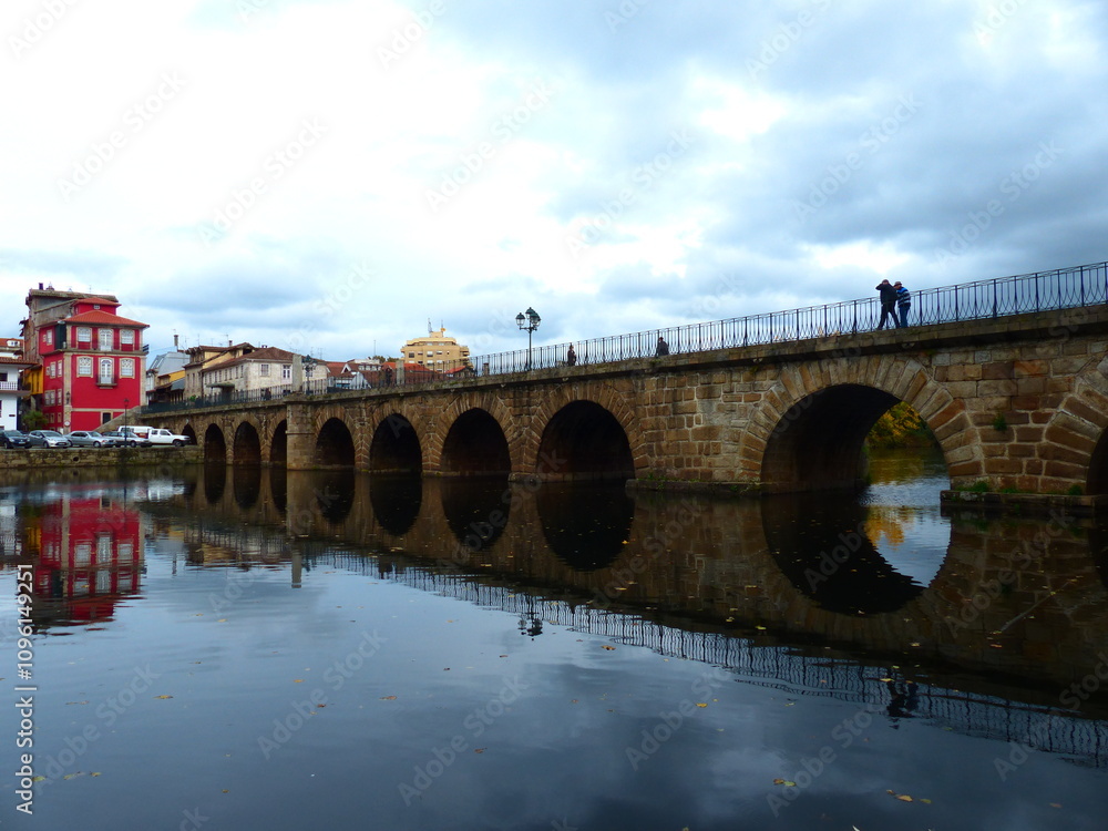 Fototapeta premium Ponte Romana Chaves Portugal outono