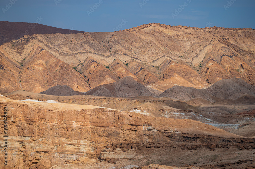 Fototapeta premium Tunisian mountain landscape near the village of Tamaqzah.