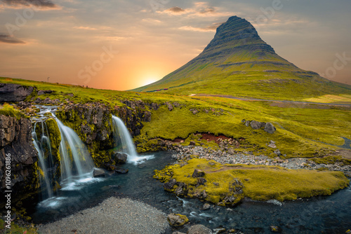 Kirkjufell mountain and Kirkjufellsfoss waterfall, Snaefellsnes peninsula, West Iceland