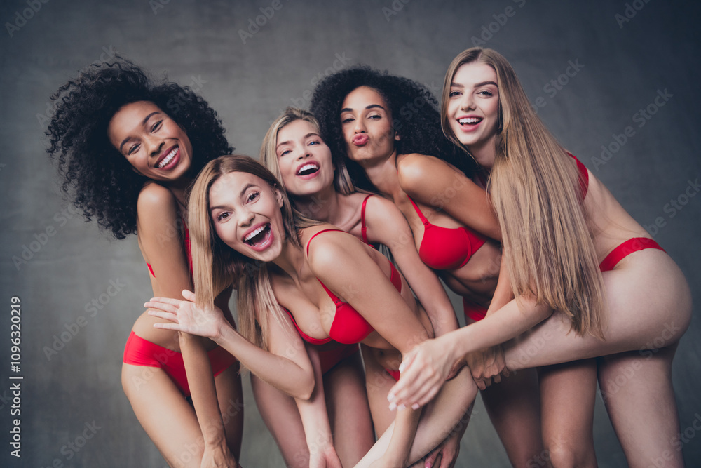 Obraz premium No filter photo of group lovely stunning girls embrace cuddle harmony self acceptance love on concrete wall studio background
