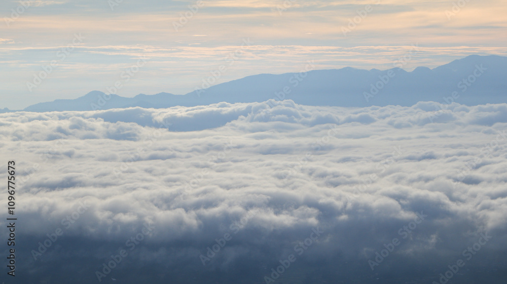 Fototapeta premium Dramatic white clouds background image