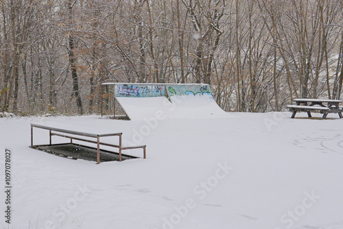 Wallpaper Mural bench in the park Torontodigital.ca