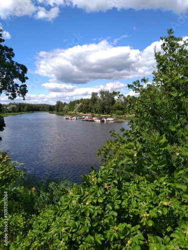 Obraz na płótnie nad rzeką