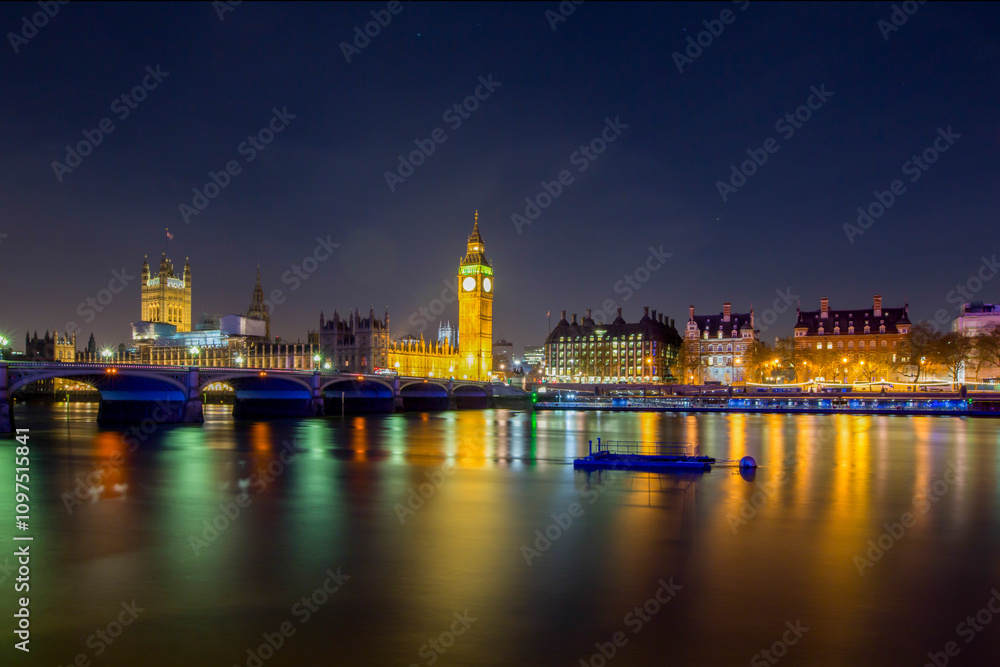 Obraz premium 영국 런던을 촬영한 런던 야경사진입니다.