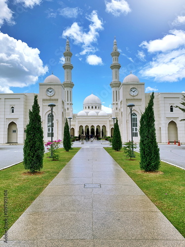 Masjid Sendayan is a stunning mosque in Negeri Sembilan, Malaysia, known for its grand Islamic architecture, intricate designs, and serene ambiance, attracting worshippers and tourists alike.