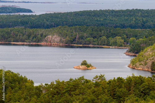 Blick vom Aussichtsturm bei Fagervik auf den Åland-Inseln photo