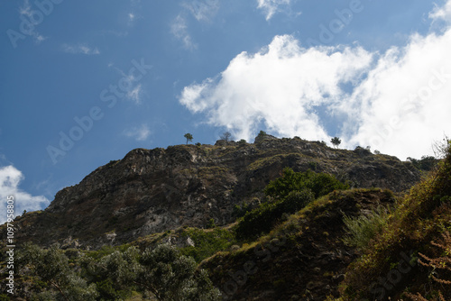 Obraz na płótnie view of the mountains from the trail leading to Curral das Freiras (The Valley of the Nuns), Madeira, Portugal w salonie