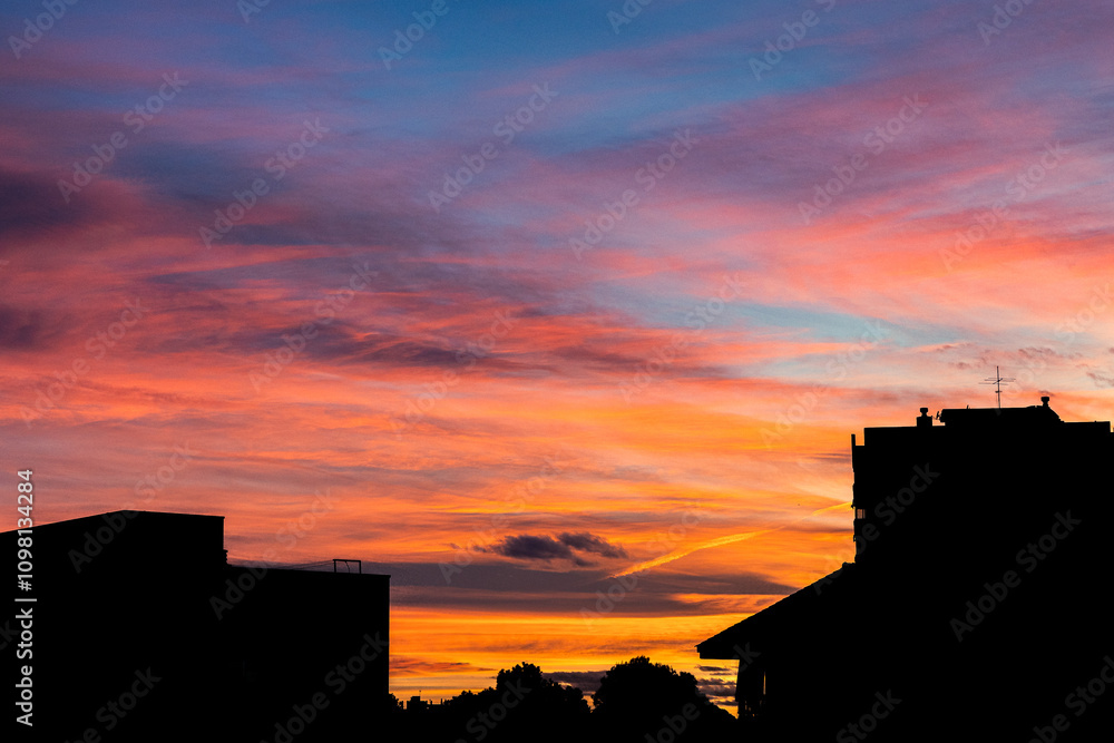 Obraz premium sunset over the city