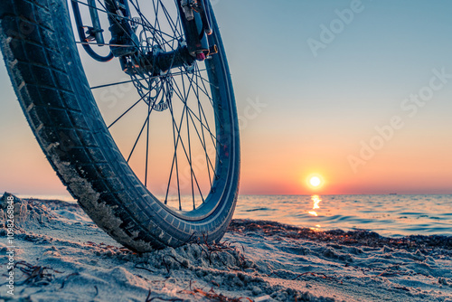 Magische Momente: Fahrrad und Sonnenuntergang an der Ostsee