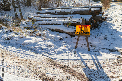 Obraz na płótnie Ostrzeżenie przed polowaniem w salonie