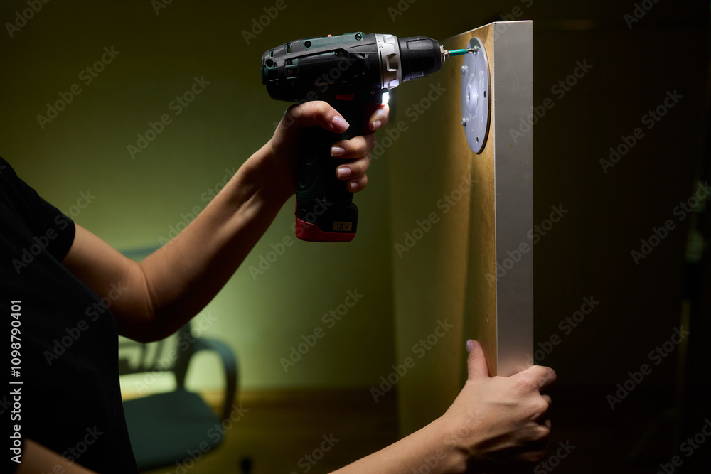 Naklejka premium Using a Power Drill Effectively for Various DIY Projects and Tasks at Home and Beyond