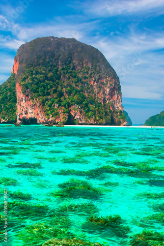 Wallpaper Mural Serenity in Nature: Stunning Scenic Views Torontodigital.ca