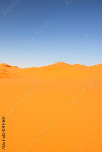 Wallpaper Mural Serenity in Nature: Stunning Scenic Views Torontodigital.ca