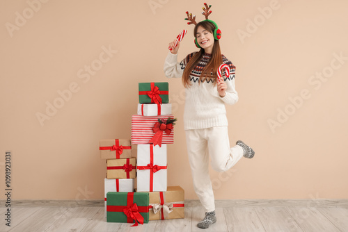 Young woman with reindeer h...