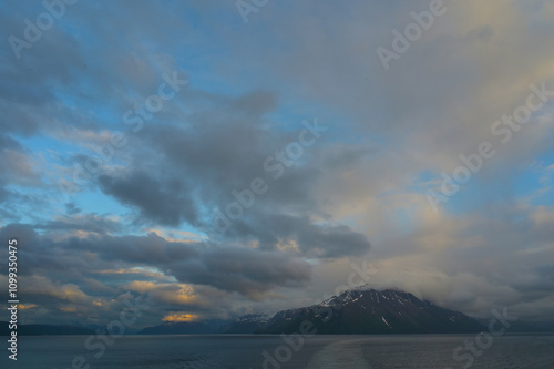 Norwegen, Wasserstrassen, Küste, Gebirge,  Gebirgslandschaften photo