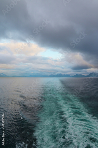 Norwegen, Wasserstrassen, Küste, Gebirge,  Gebirgslandschaften photo