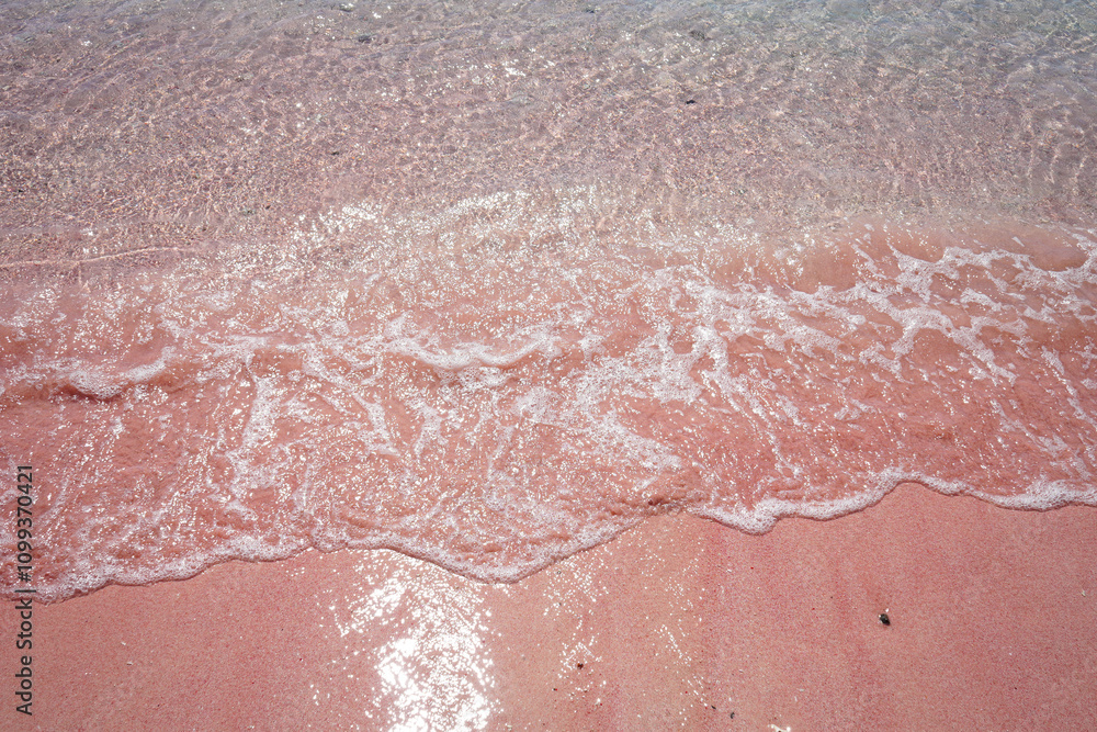 Fototapeta premium Sea Tide and Foam on Pink Sand Beach - Turquoise Water 