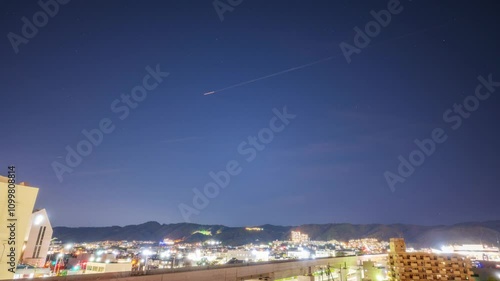 箕面市の風景と北の星空