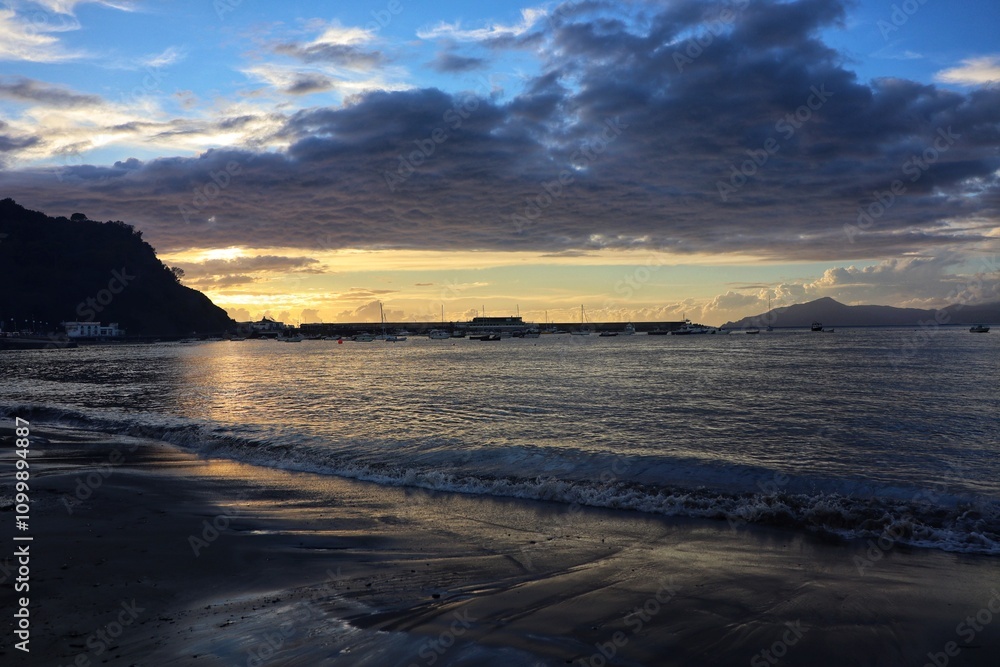 Obraz premium sunset over the sea