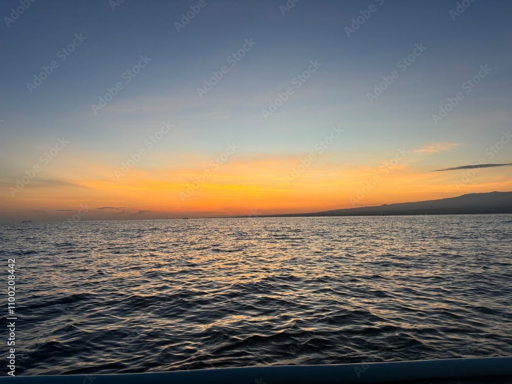 Obraz premium sunset over the sea
