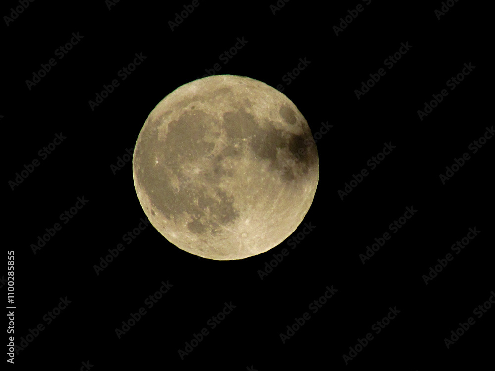 Fototapeta premium full moon over black