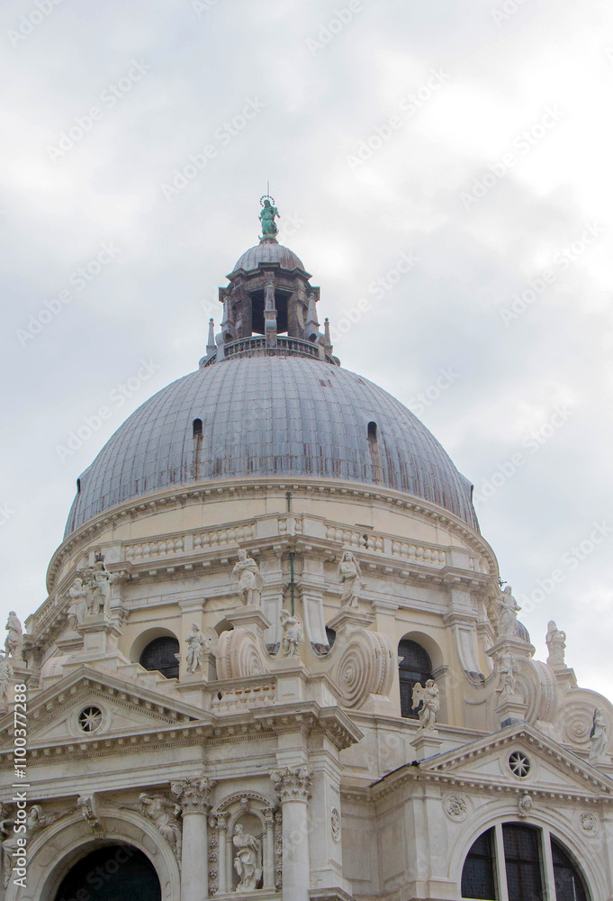 Fototapeta premium Santa Maria della Salute - Dome and Statues in Venice, Italy