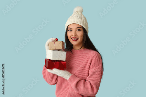 Beautiful young Asian woman...