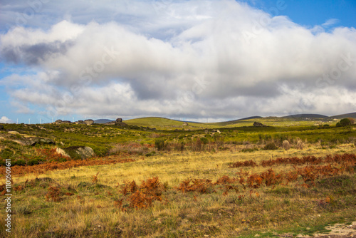 Paisagem outonal de montanha