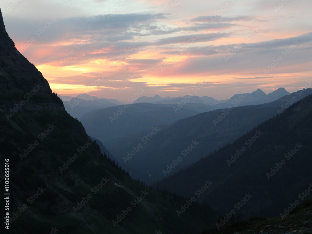 Obraz premium sunset in the mountains