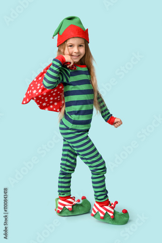 Cute little girl in elf cos...