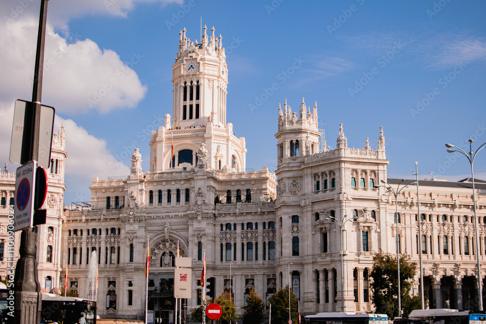 Obraz premium Centro de Madrid a la luz de la mañana