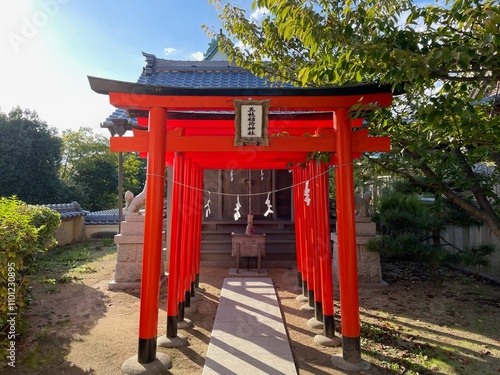 明石市にある柿本神社内にある五社稲荷神社
 photo