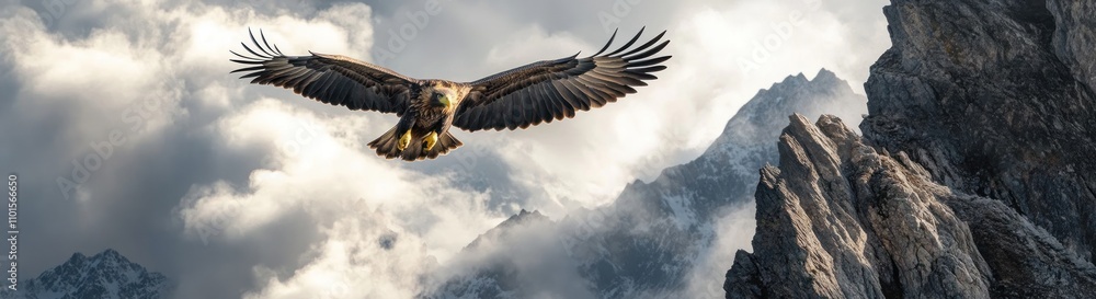 Obraz premium Eagle Soaring Above Mountains