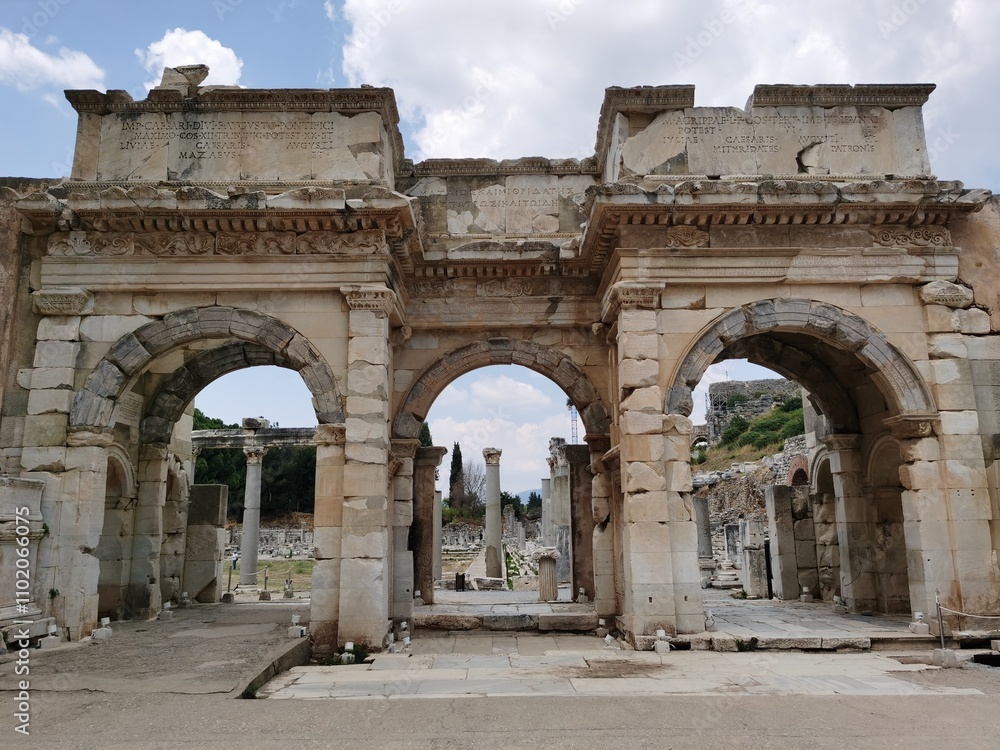Obraz premium Ephesus, the most important Greek city in Ionian Asia Minor, the ruins of which lie near the modern village of Selƈuk in western Turkey.