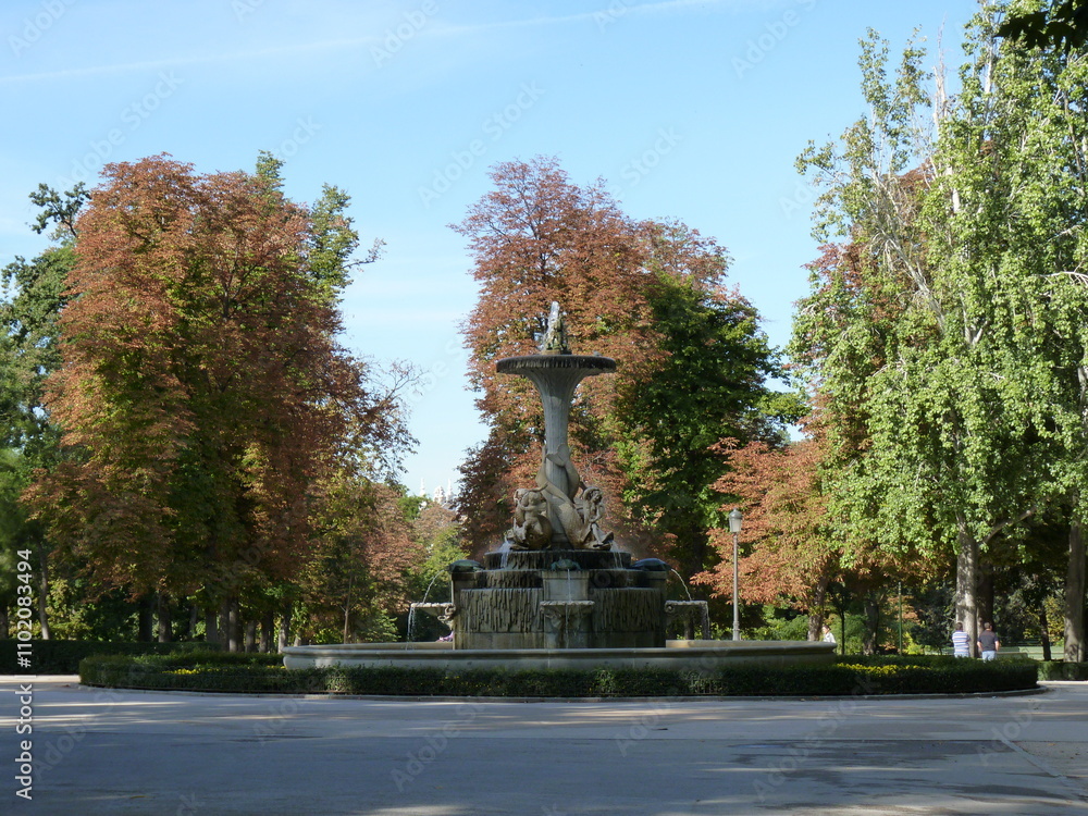 Fototapeta premium Madrid architecture fountain