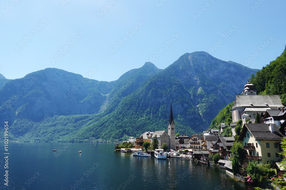 Hallstaetter lake in Upper Austria, the Austrian Alps Hallstaetter lake in Upper Austria, the Austrian Alps