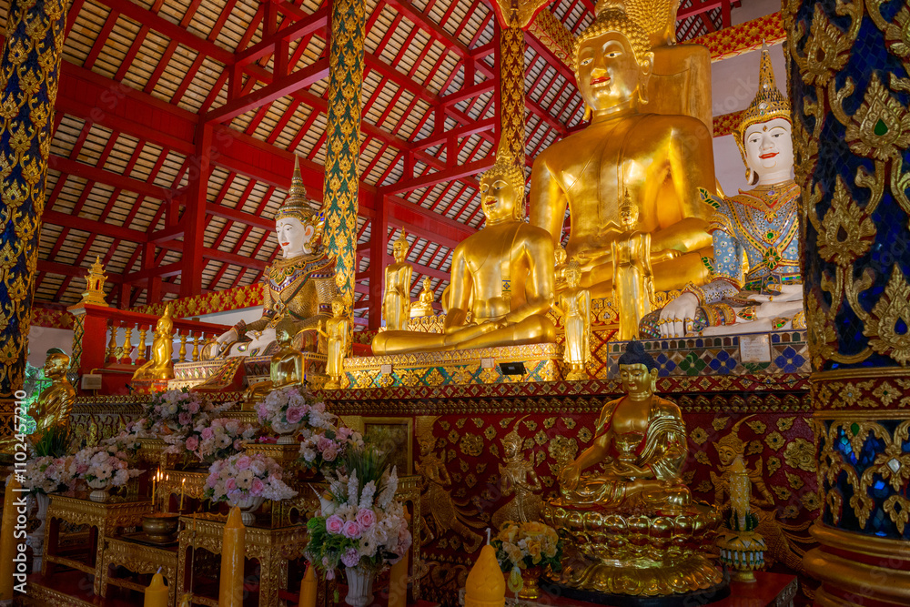 Buddha statues in temple, Wat Suan Dok