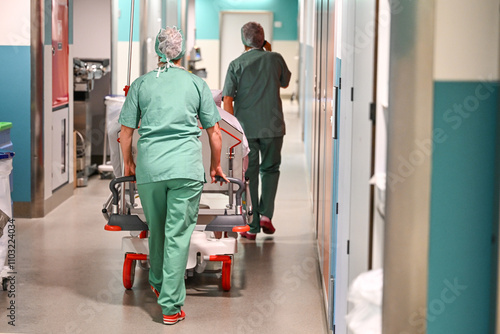 Hopital Clinique soin santé personnel 