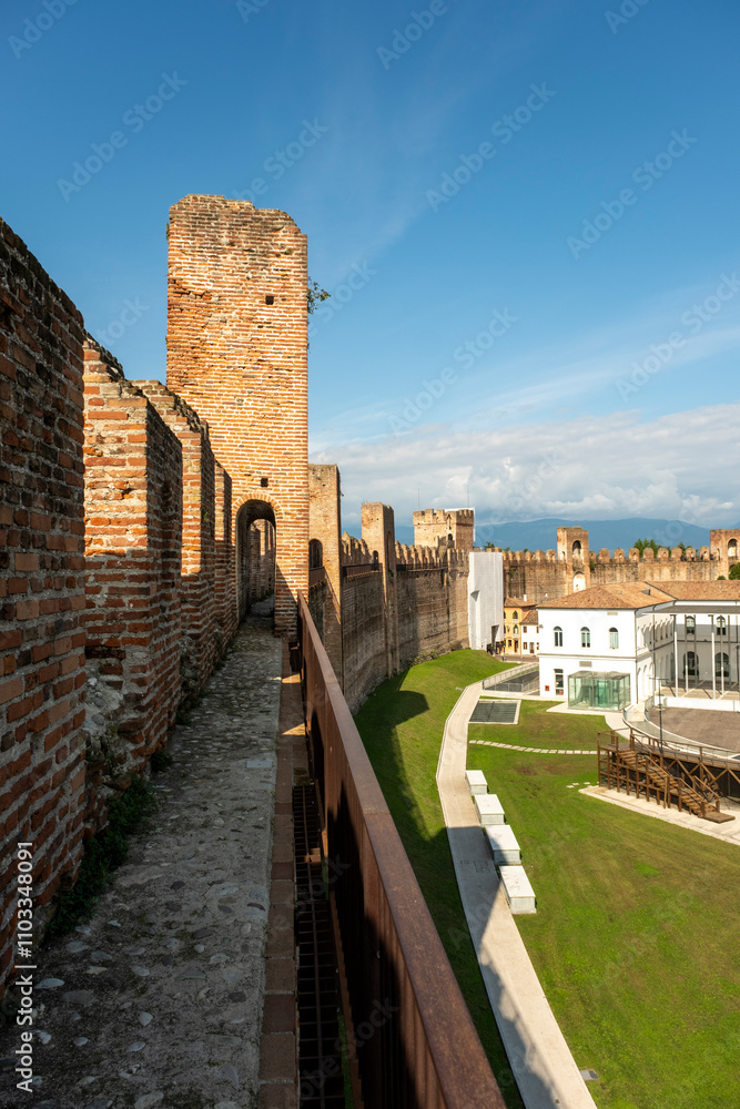 Obraz premium ancient medieval walled city Padua Italy, walk on the walls