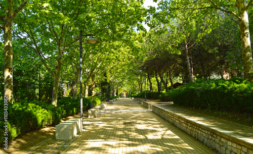 Paseo por los jardines del Museo de Escultura de Leganés, Comunidad de Madrid, España. Escultura española del siglo XX