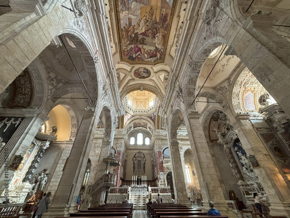 Fototapeta premium Catholich church interior - 1