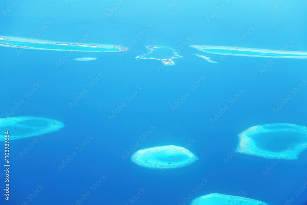 Fototapeta premium Flight over the Maldivian islands
