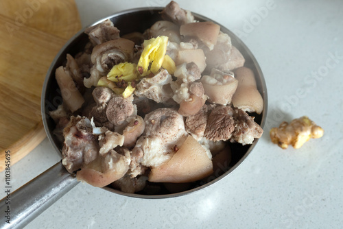 Obraz na plátně Pork trotters after blanching