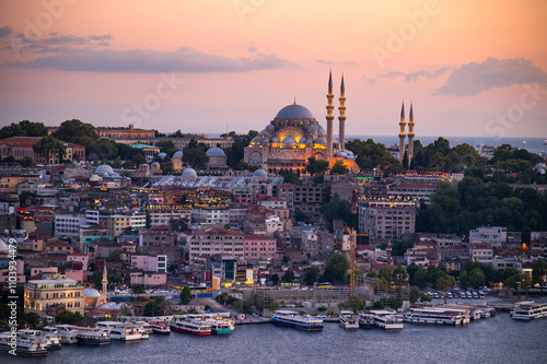 Obraz na płótnie Istanbul city of sunset citycape is beautiful scenery of summer with lifestyle travel, tourism and vacation in Istanbul town buildings .Turkey. w salonie