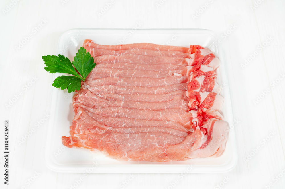 パックに入った豚ロース肉 パックに入った豚ロース肉