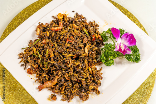 Cantonese specialty: stir-fried rice worms