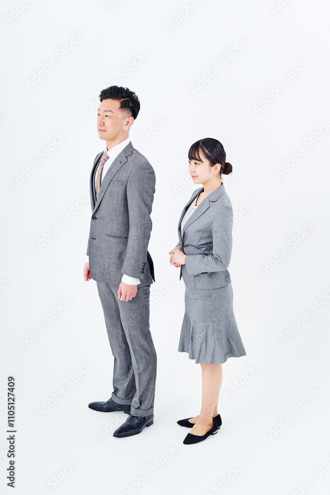スーツ姿の男女 スーツ姿の男女