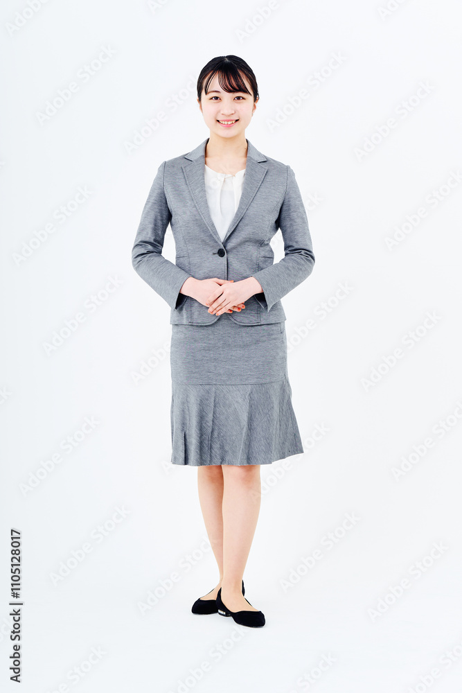 スーツ姿の若い女性 スーツ姿の若い女性