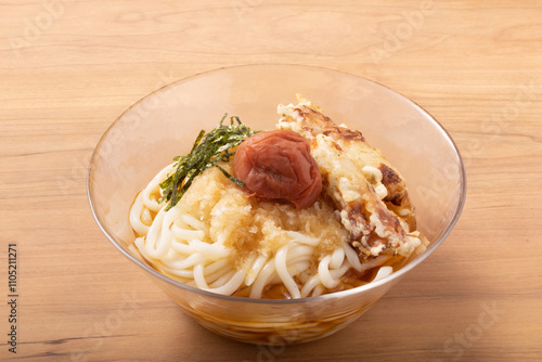 紀州南高梅　冷やし梅おろしうどん（ちくわ天ぷら）